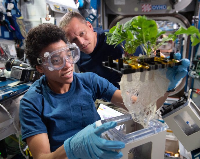 25-years-of-scientific-discovery-aboard-international-space-station