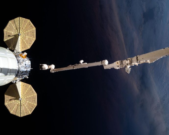 week-wraps-with-fluid-physics,-stem-cell-research-as-new-crew-preps-begin