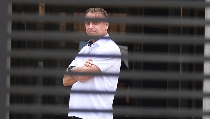 court-orders-bolsonaro’s-arrest-after-suspicion-that-he-tried-to-remove-electronic-bracelet