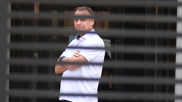 court-orders-bolsonaro’s-arrest-after-suspicion-that-he-tried-to-remove-electronic-bracelet