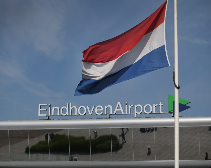 air-traffic-suspended-at-netherlands-airport-after-drone-sightings