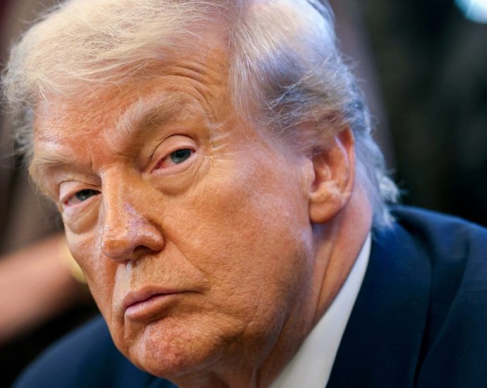 The Traitor says he wasn’t threatening Democrats he accused of ‘seditious behavior, punishable by death’