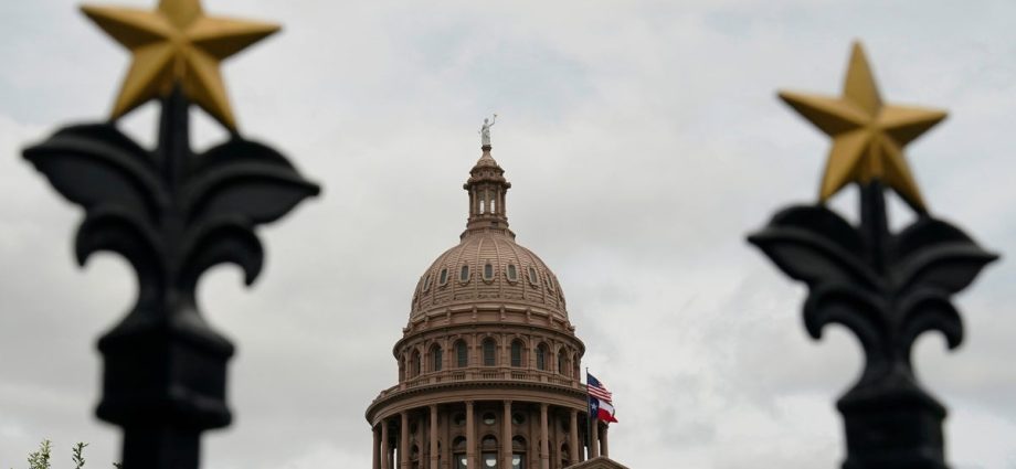 supreme-court-blocks-order-that-found-texas-congressional-map-is-likely-racially-biased
