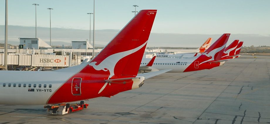 qantas-and-virgin-australia-ban-power-banks-after-fire-incidents