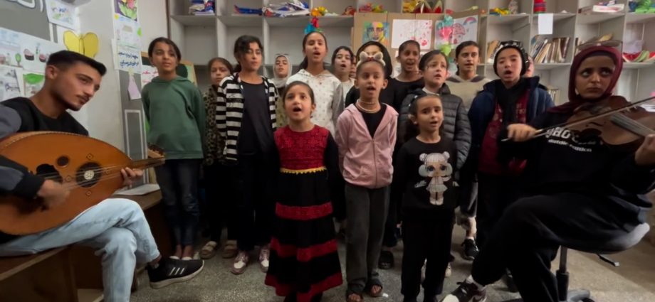 palestinian-children-from-gaza’s-nuseirat-choir-perform-viral-‘drone-song’