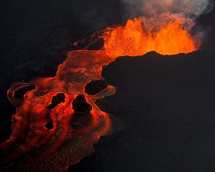 hawaii’s-kilauea-volcano-has-been-erupting-since-last-year-as-lava-fountains-rise-hundreds-of-metres