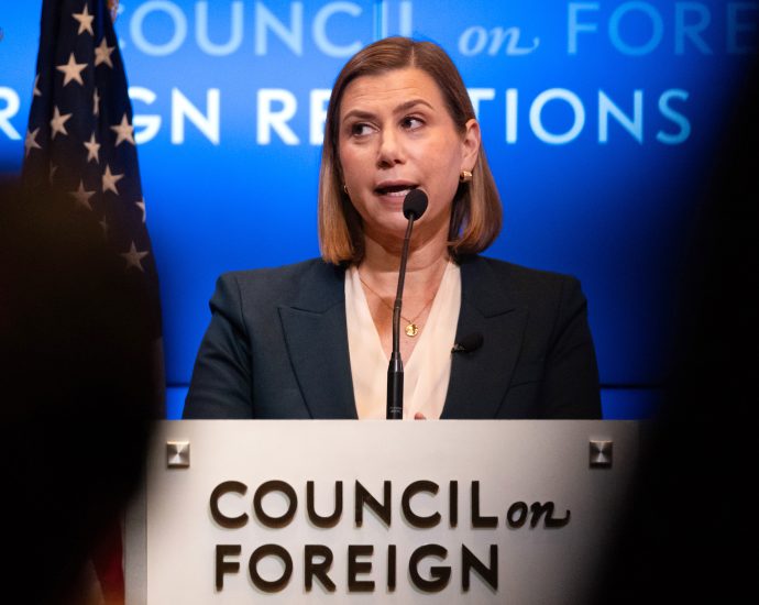 “american-public-isn’t-stupid”:-slotkin-says-the-traitor’s-“sedition”-threats-are-a-distraction