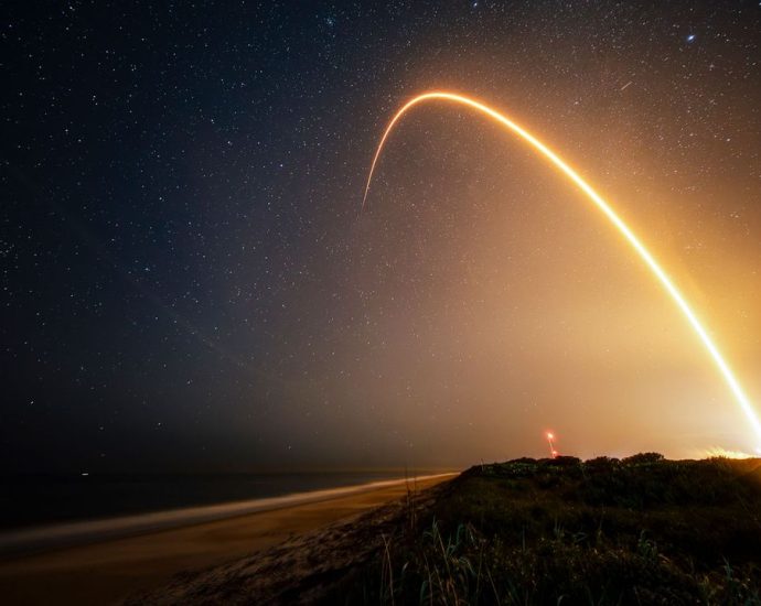 SpaceX launches Starlink satellites on its 150th Falcon 9 mission of the year (video)