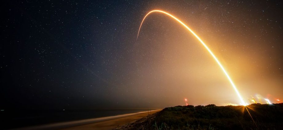 SpaceX launches Starlink satellites on its 150th Falcon 9 mission of the year (video)