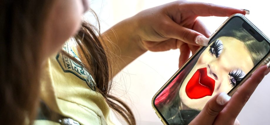 snapchat-starts-age-checks-in-australia-ahead-of-teen-social-media-ban