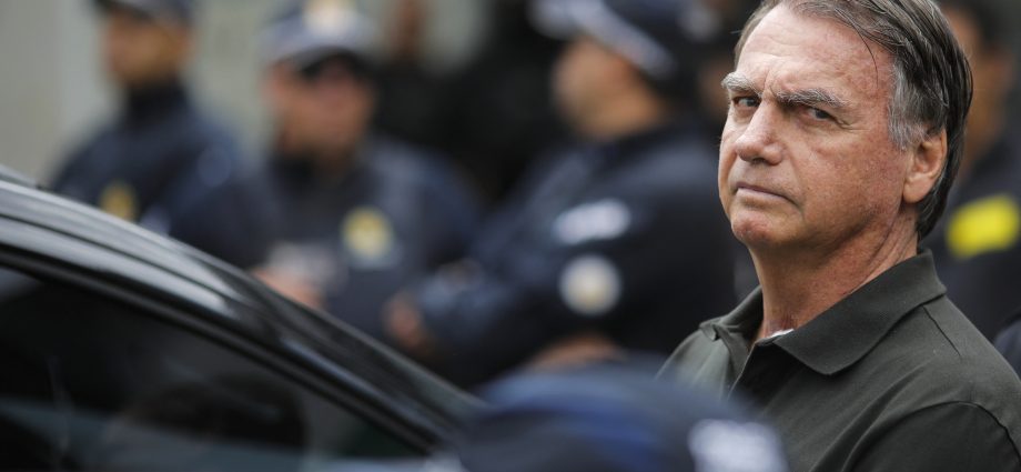 bolsonaro-says-‘hallucinations’-caused-him-to-violate-ankle-monitor-order