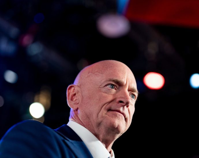 “not-going-to-be-intimidated”:-dem-senator-rips-into-the-traitor