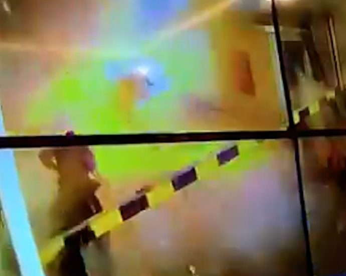 several-killed-in-suicide-attack-on-security-complex-in-pakistan