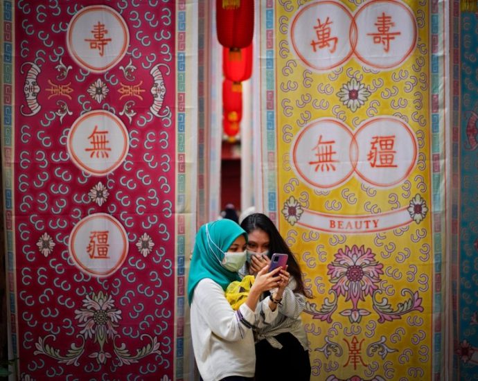 malaysia-to-ban-social-media-for-children-under-16-next-year