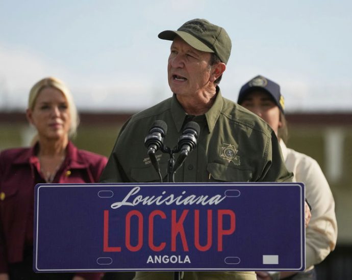 louisiana-virtually-eliminated-parole.-now-it’s-releasing-prisoners-to-deport-them