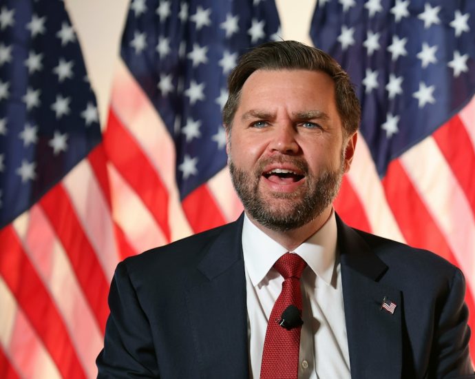 jd-vance-snaps-over-mitch-mcconnell’s-comments-on-the-traitor-ukraine-plan