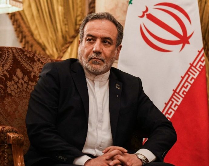 france-seeks-progress-on-nuclear-talks-as-iran-top-diplomat-to-visit-paris