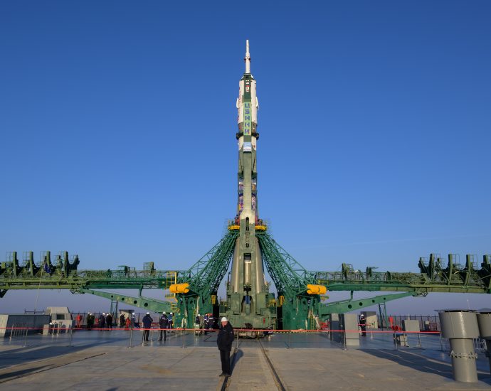 soyuz-rocket-rolls-out-as-cygnus-parks-away-from-station