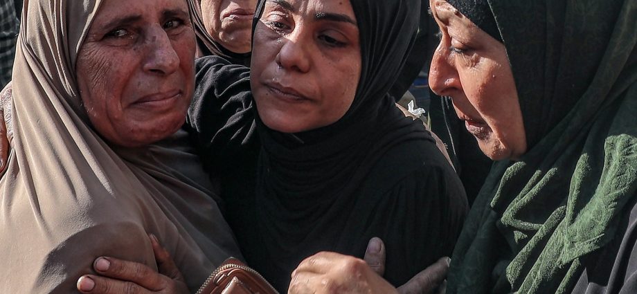 israel-kills-four-palestinians-in-gaza;-fighters-recover-body-of-captive