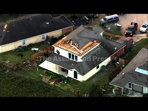 tornado-near-houston-damages-more-than-100-homes