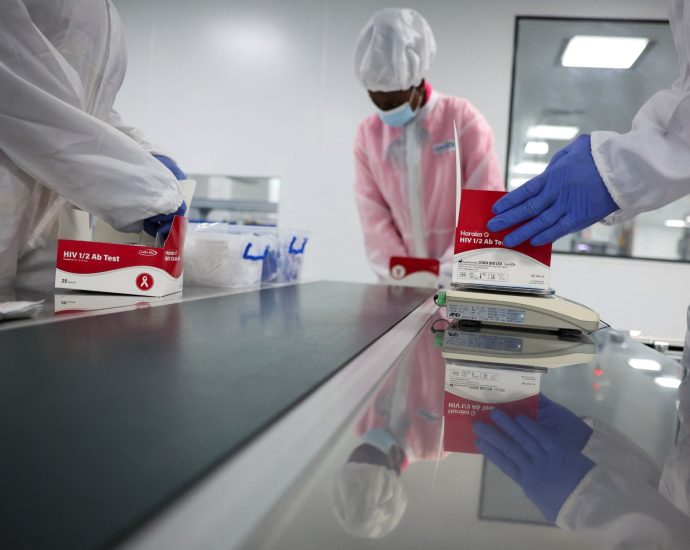 international-funding-cuts-disrupted-global-response-to-hiv,-un-report-says