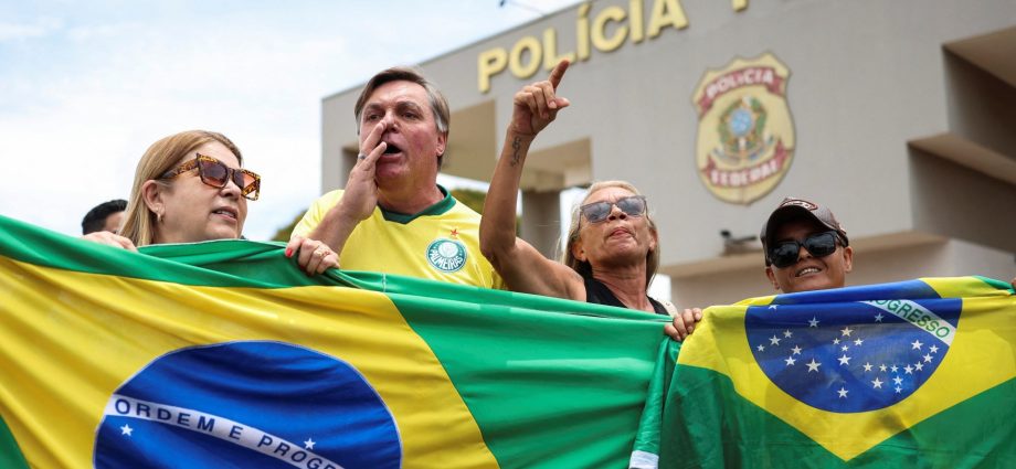 brazil’s-supreme-court-orders-jair-bolsonaro-to-begin-prison-sentence