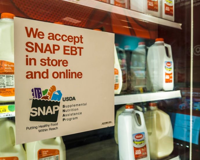 even-with-snap,-workers-face-food-crisis