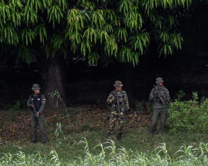 is-the-us.-invading-venezuela?-or-trying-to-make-a-deal?