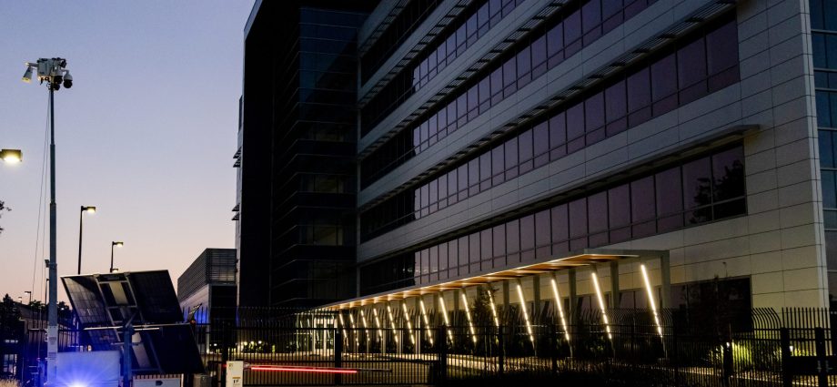 the-big-data-center-buildup