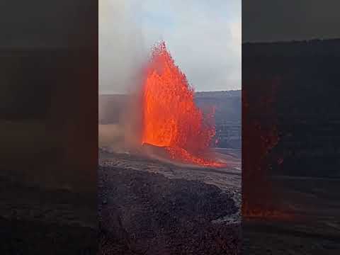 hawaii’s-kilauea-volcano-spews-lava-fountains-400-feet-high-|-reuters