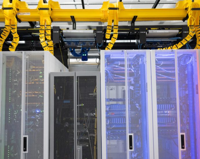 members-of-america’s-largest-power-grid-can’t-agree-on-how-to-power-data-centers