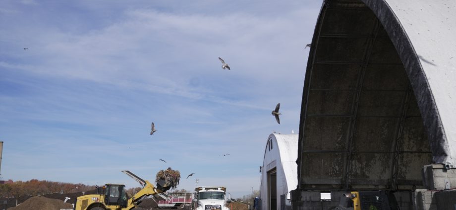 the-us-produces-a-lot-of-food-waste.-this-place-wants-to-address-it