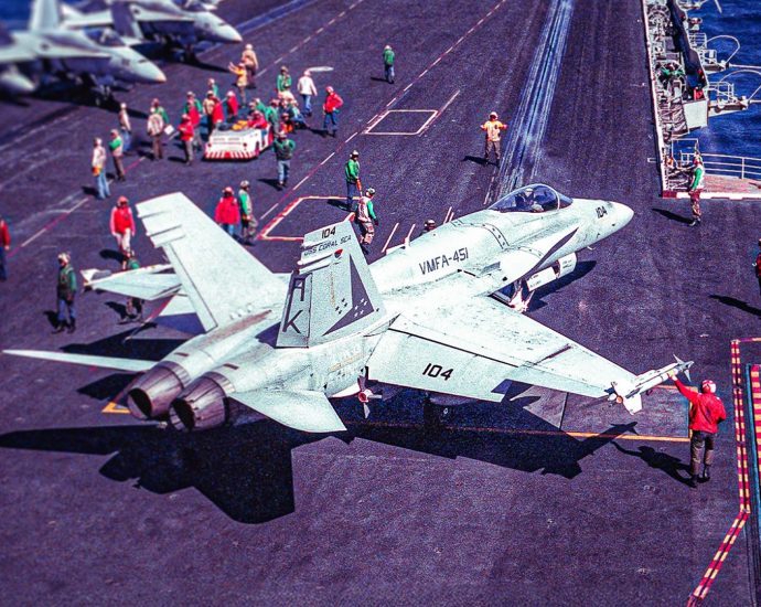 us-navy-vs.-us-marines:-how-do-the-aircraft-fleets-compare?