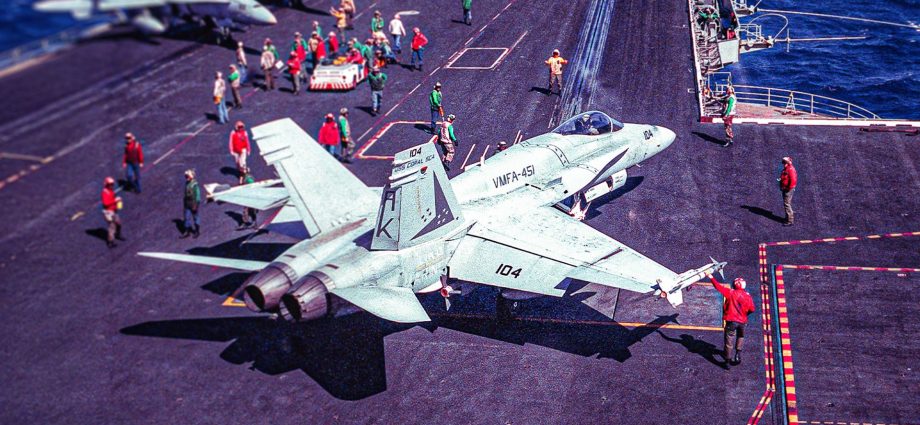 us-navy-vs.-us-marines:-how-do-the-aircraft-fleets-compare?