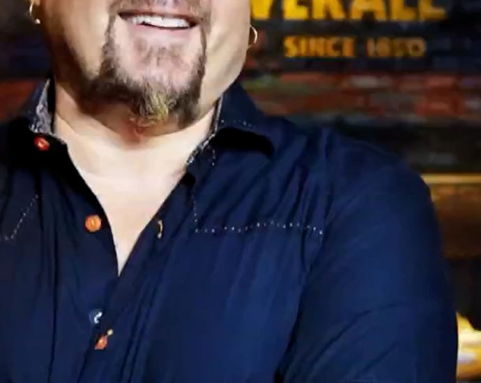 guy-fieri-says-leg-‘exploded’-mid-shoot