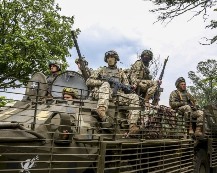 russia-doesn’t-need-to-storm-myrnohrad—just-wait-for-a-sunny-day