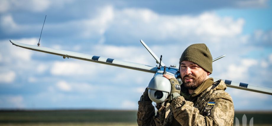 ukrainian-troops-nearly-cut-off-as-russian-armor-rolls-through-pokrovsk