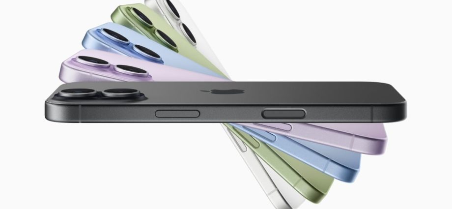 apple’s-lousy-ai-didn’t-stop-it-beating-samsung’s-smartphone-sales-for-the-first-time-since-2011