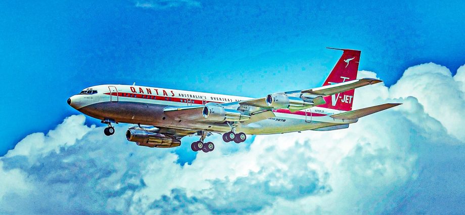 5-ways-the-boeing-707-revolutionized-air-travel