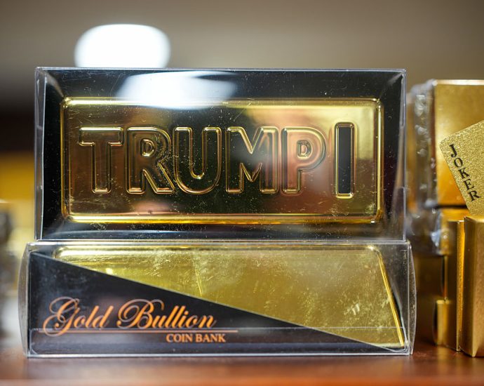 “gold-bar-diplomacy”:-swiss-politicians-call-the-traitor-gifts-a-possible-bribe