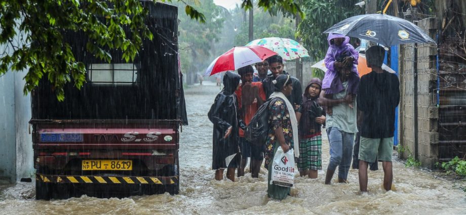 more-than-40-people-killed-as-heavy-rains-trigger-floods-in-sri-lanka