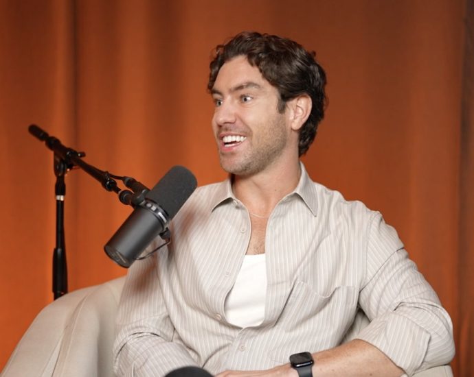 robbie-simpson-admits-hallmark’s-‘finding-mister-christmas’-helped-him-heal-old-wounds-(exclusive)