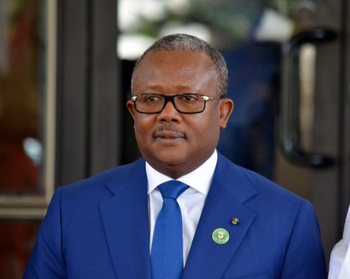 guinea-bissau’s-deposed-president-embalo-arrives-in-senegal-after-coup