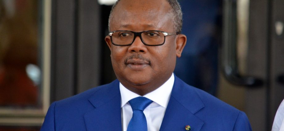 guinea-bissau’s-deposed-president-embalo-arrives-in-senegal-after-coup