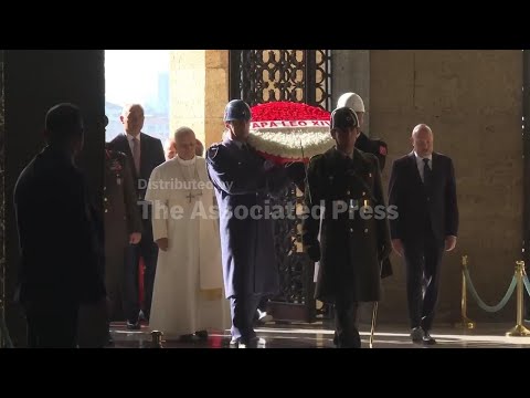 pope-leo-xiv-visits-ataturk-mausoleum-and-meets-erdogan