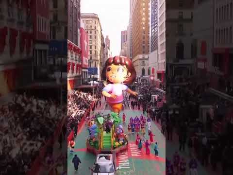 giant-balloons-parade-through-new-york-for-thanksgiving-|-reuters
