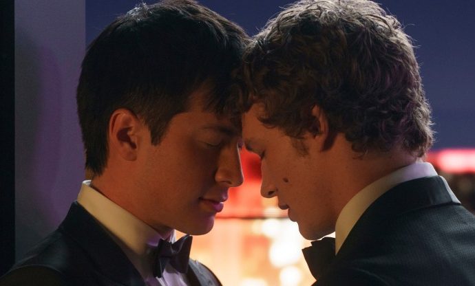 gay-hockey-drama-heated-rivalry-is-‘best-show-of-2025’-with-fans-‘dizzy’-over-graphic-scenes