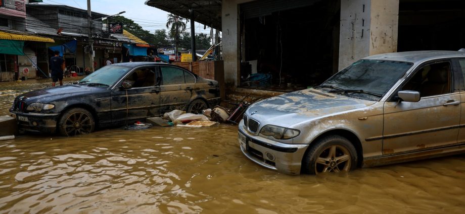 death-toll-from-flooding-in-southern-thailand-reaches-at-least-145