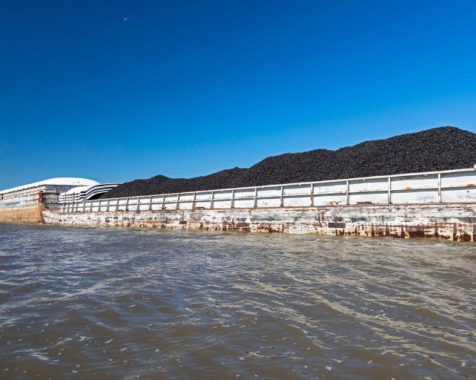 invasive-scud-is-threatening-the-great-lakes-pollution-might-be-helping-to-keep-it-back.