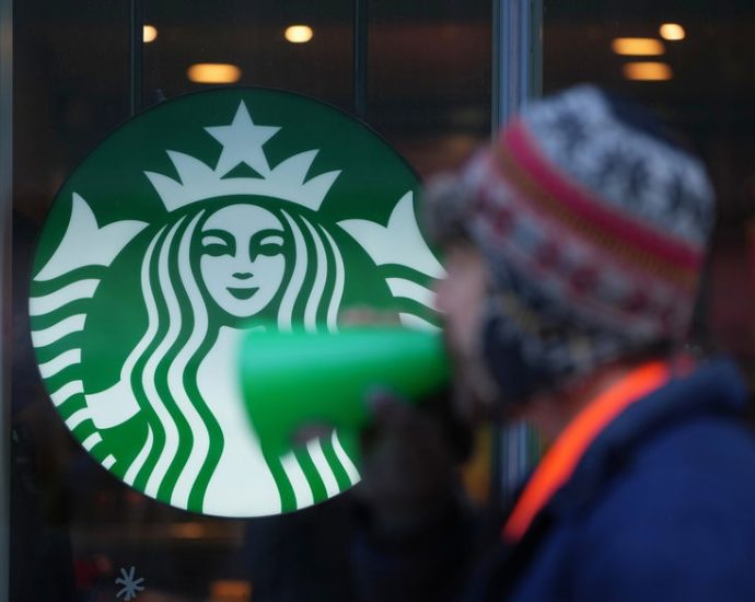 why-starbucks-sucks-now